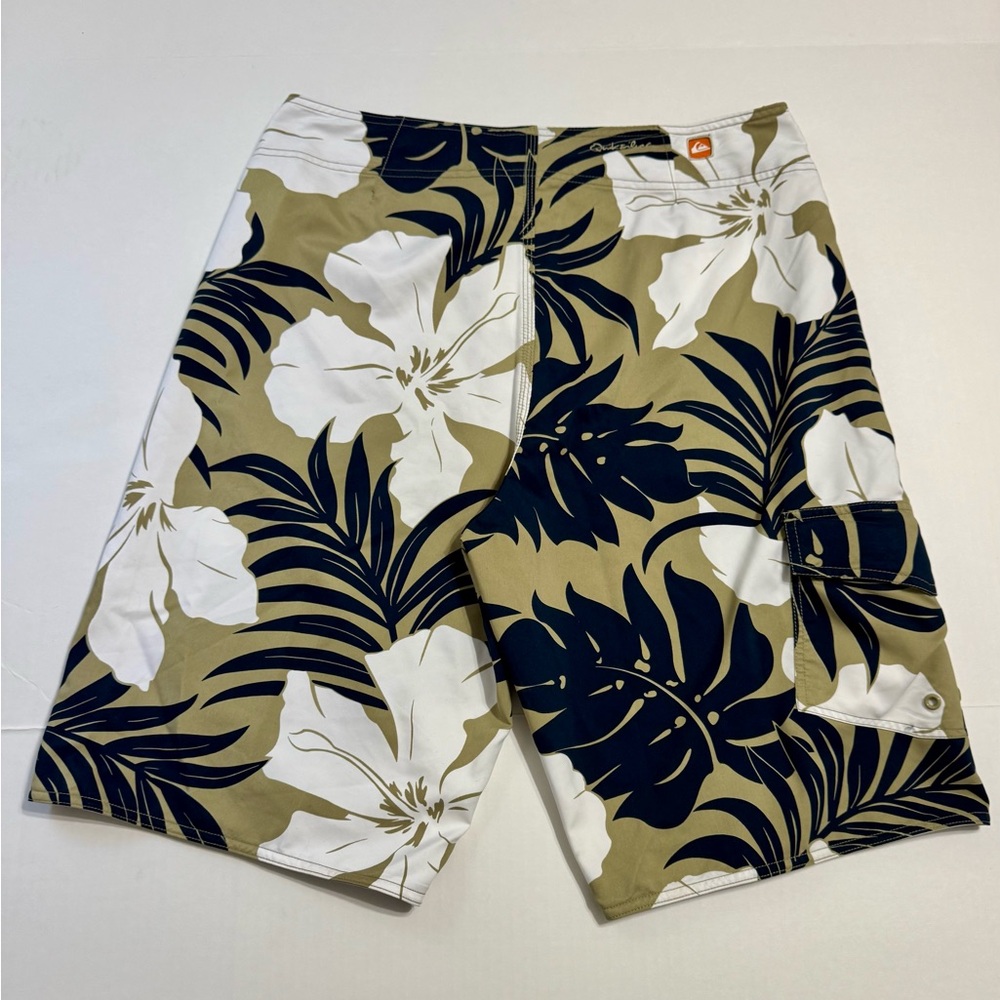 Quiksilver Tan and White Board Shorts with Tropical Leaf Design - Picture 4 of 4